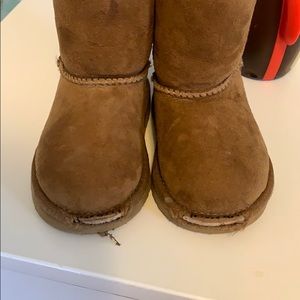 Ugg toddler 6 boots